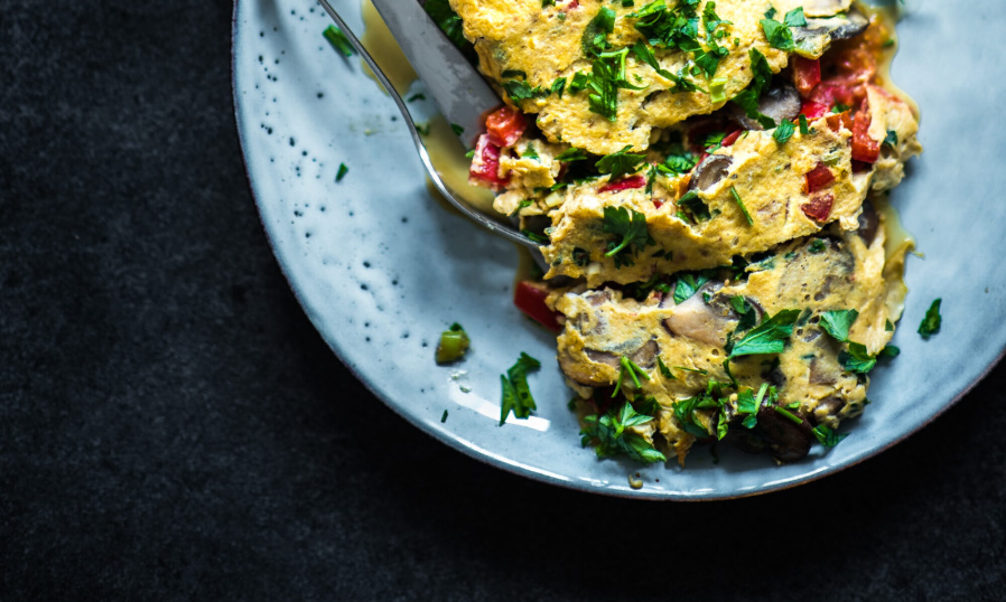 Boerenomelet met feta  salami en groenten