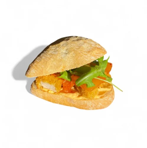 Italiaanse bol met crunchy Chicken, mango en rode koolsla
